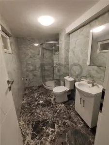 RECO Imobil de inchiriat- ideal clinica sau cazare regim hotelier in fata la spitalul judetean - foto 13