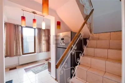 RECO Casa  cu 4 camere la 5 minute de centru (Olosig) -Oradea-curte si acces auto - foto 14