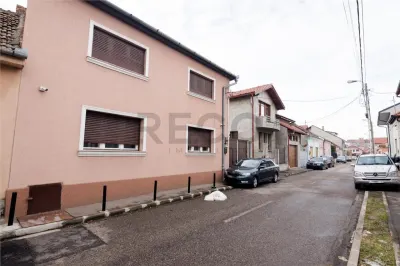 RECO Casa  cu 4 camere la 5 minute de centru (Olosig) -Oradea-curte si acces auto - foto 3