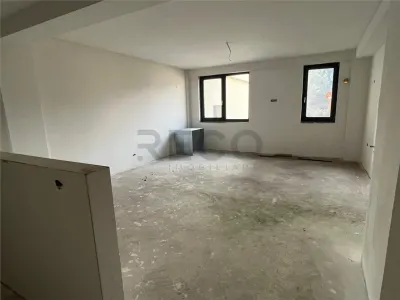 RECO Apartament cu 3 camere, ultracentral, NOU, parter - foto 6