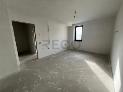 RECO Apartament cu 3 camere, ultracentral, NOU, parter - foto 7