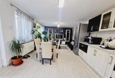 RECO Casa cu etaj in zona centrala, Oradea - Oradea