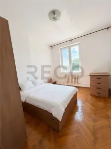 RECO Apartament spatios cu 3 camere, tavan inalt, zona Republicii – ideal pentru familie sau investitie - foto 2