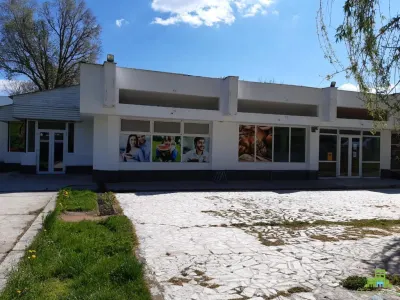 Vanzare spatiu comercial Moinesti 550 mp+teren 1000mp - foto 4
