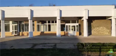 Vanzare spatiu comercial  Moinesti, Lucacesti - 400 mp - foto 3
