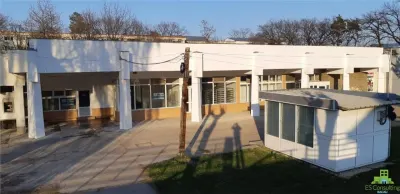 Vanzare spatiu comercial  Moinesti, Lucacesti - 400 mp - foto 4
