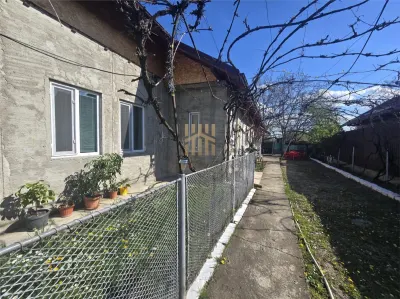 Casa cu livada de vanzare - foto 1