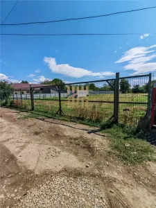 Teren intravilan construibil de vanzare  , reper Primaria Aricestii Rahtivani - foto 2
