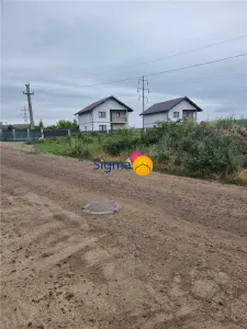 TEREN 2000 MP INTRAVILAN VALEA LUPULUI - foto 3