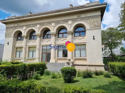 Spatiu unic, 670mp,  Husi zona centrala - Husi