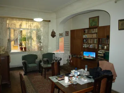 Apartament 3 camere, etajul 1/3, zona Mosilor - Bucuresti