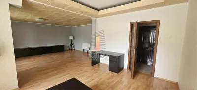 Apartament 3 camere in vila etajul 1+2 camere amenajate la mansarda, zona Eminescu - foto 11