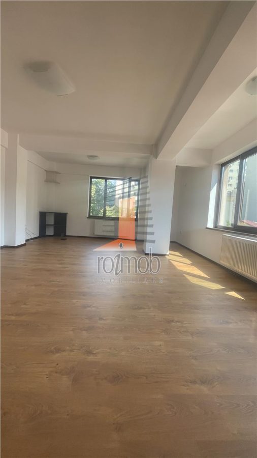Iancului birou 37 mp luminos si modern, in vila - Bucuresti