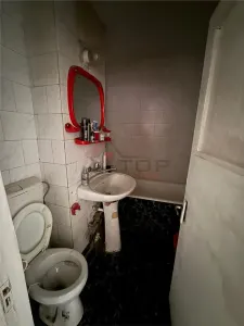 Apartament cu 2 camere decomandat, etajul 2 - Podul de Fier - foto 4