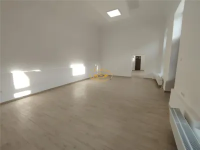 Spatiu comercial in Gheorgheni, str. Kossuth Lajos - foto 4