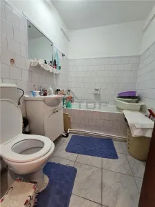 Apartament 3 camere, 2 bai, etaj intermediar- Nicolina - foto 4