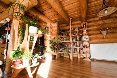 Casa din busteni cu ferma zootehnica si afacere (Tengheler, Com. Ditrau) - foto 4