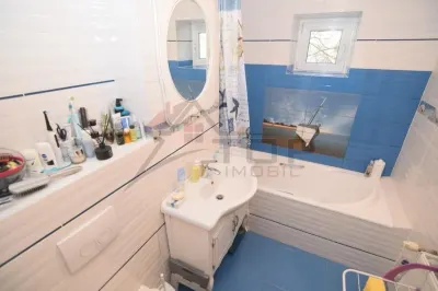 Apartament  cu 3 CD, modelul cu 2 bai - Pacurari - OMV - foto 11
