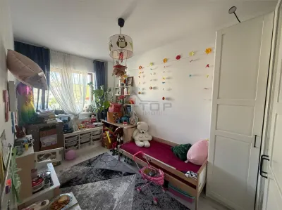 Apartament cu 3 camere, 2 bai, loc de parcare - Visani - foto 3