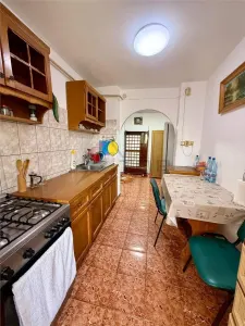 Apartament cu 2 camere decomandat, etaj 2  - Canta - foto 5