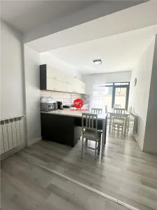 Afacere la Cheie in Mamaia Nord: Pensiune de Vanzare cu 18 Camere - foto 14