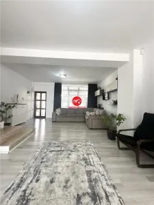Afacere la Cheie in Mamaia Nord: Pensiune de Vanzare cu 18 Camere - foto 3