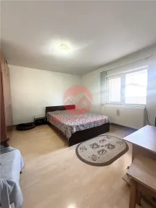 Casa cu Potential Multiplu, Pretabila Pentru Doua Familii sau Business, Chiar la Strada Principala - foto 16