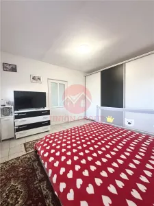 Casa cu Potential Multiplu, Pretabila Pentru Doua Familii sau Business, Chiar la Strada Principala - foto 6
