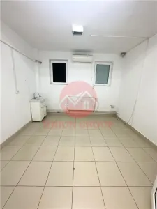 Spatiu comercial foarte spatios, ideal pentru clinici medicale, zona Brotacei - foto 5