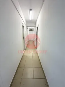 Spatiu comercial foarte spatios, ideal pentru clinici medicale, zona Brotacei - foto 8