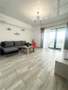 Apartament Luminos cu 2 Camere- Mobilat, Utilat, Vedere Superba la Mare, Mamaia, Central - foto 2