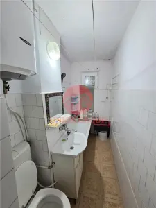 Apartament 3 Camere, Semidecomandat, Zona Piata Amzacea, Etaj 1 - foto 14