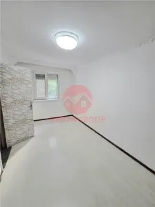 Apartament 3 Camere, Semidecomandat, Zona Piata Amzacea, Etaj 1 - foto 7