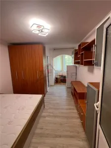 Vanzare garsoniera Nicolina renovata complet - bloc din 1980 - foto 3
