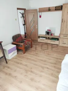 Etaj 1 - Zimbru - Bicaz,  3 camere semidecomandat - Iasi
