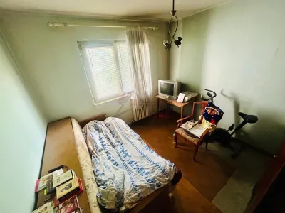 Etaj 2, fara risc, 2 camere semidecomandat zona Alexandru - foto 2
