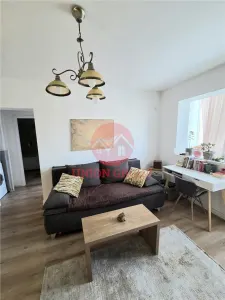 Apartament 3 Camere, Semidecomandat, Zona Dacia - foto 2