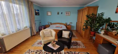 Casa cu 912mp teren 5 camere strada asfaltata - foto 7