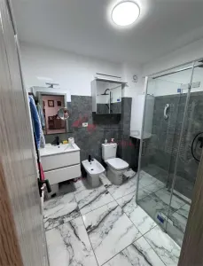 Apartament nou, etaj 1, 1 camera decomadat, liber, Visan - foto 2
