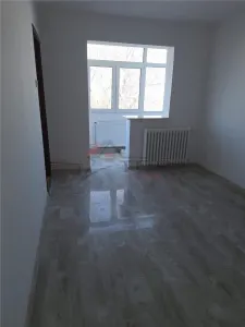 Apartament cu 3 camere Liceul Miron Costin - Iasi