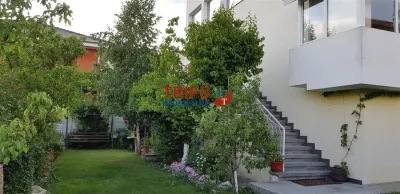 Casa  de vanzare zona ultracentrala ideala pentru transformare in pensiune - foto 18