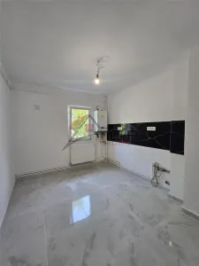 Etaj 1 - Piata Dacia, 4 camere decomandat cu 2 bai, liber - foto 13