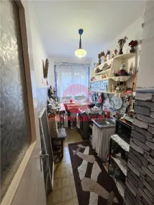 Apartament 3 Camere, Semidecomandat, Zona Piata Amzacea, Etaj 2 - foto 12