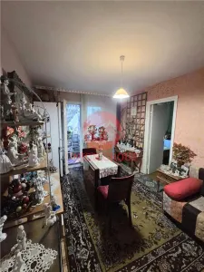 Apartament 3 Camere, Semidecomandat, Zona Piata Amzacea, Etaj 2 - foto 3