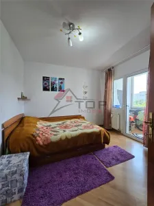 Piata Alexandru - Milcov, 2 camere decomandat cu 2 balcoane, liber - foto 1