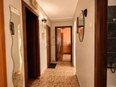 Vanzare apartament 3 camere - Podu Ros - etaj 2 - foto 11