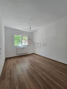 Etaj 1 - Piata Dacia, 4 camere decomandat cu 2 bai, liber - foto 4