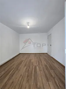 Etaj 1 - Piata Dacia, 4 camere decomandat cu 2 bai, liber - foto 5