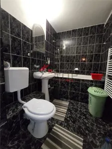 Frumoasa - Str. Neptun , 3 camere decomandat, liber - foto 3