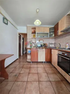 Frumoasa - Str. Neptun , 3 camere decomandat, liber - foto 8